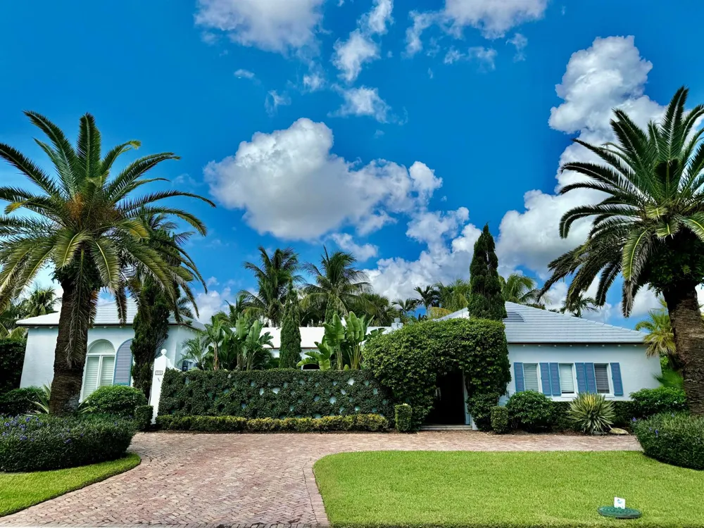 2258 E Ibis Isle Rd Road E Palm Beach, FL 33480