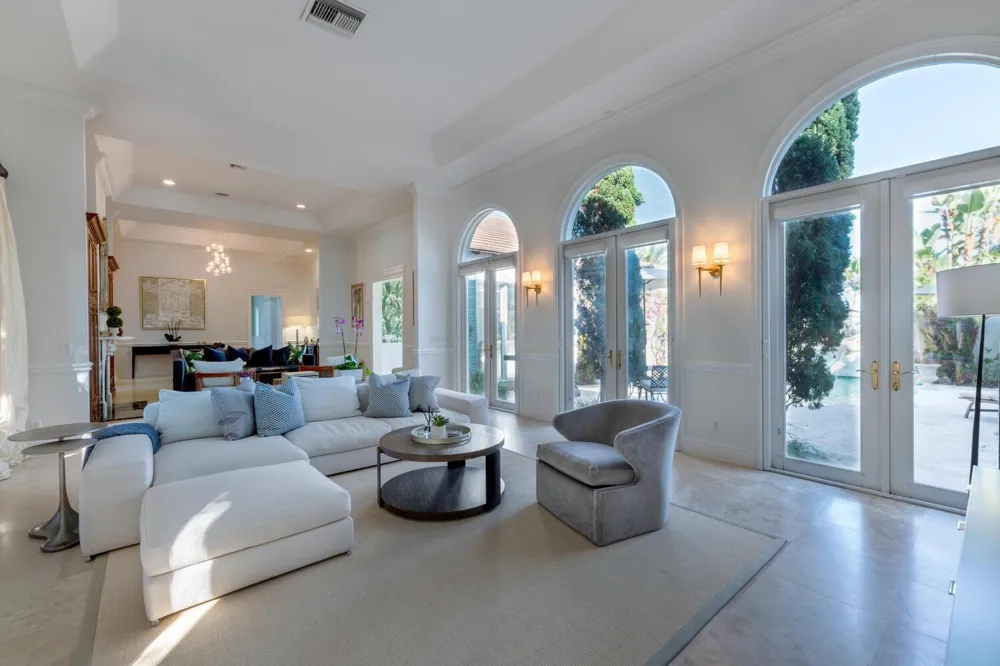 2258 E Ibis Isle Rd Road E Palm Beach, FL 33480