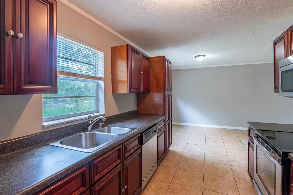 1218 Giller Avenue Mangonia Park, FL 33407