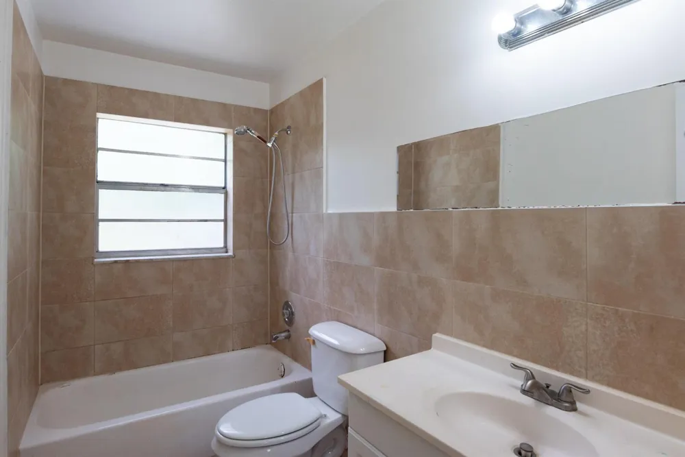 1218 Giller Avenue Mangonia Park, FL 33407