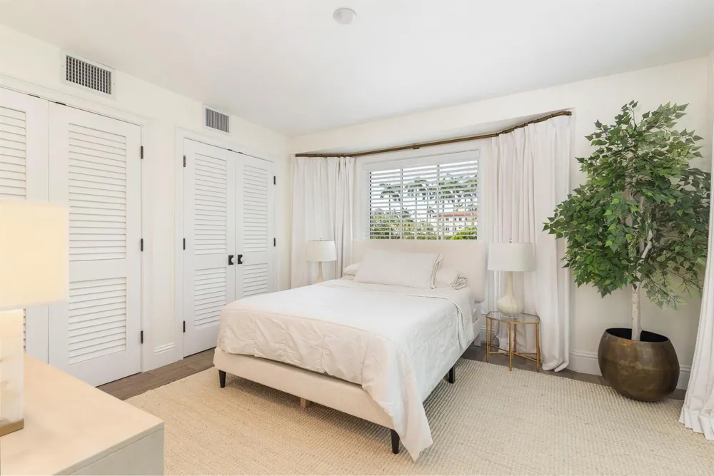 443 Seaview Avenue Palm Beach, FL 33480
