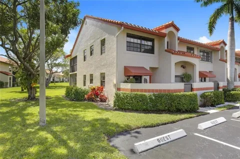 206 Congressional Way #206