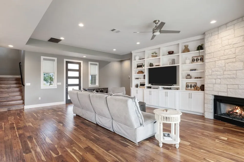 409 Dos Lagos Dripping Springs, TX 78620