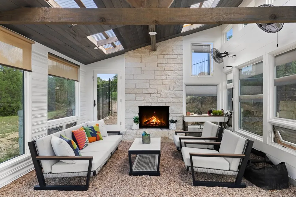 409 Dos Lagos Dripping Springs, TX 78620
