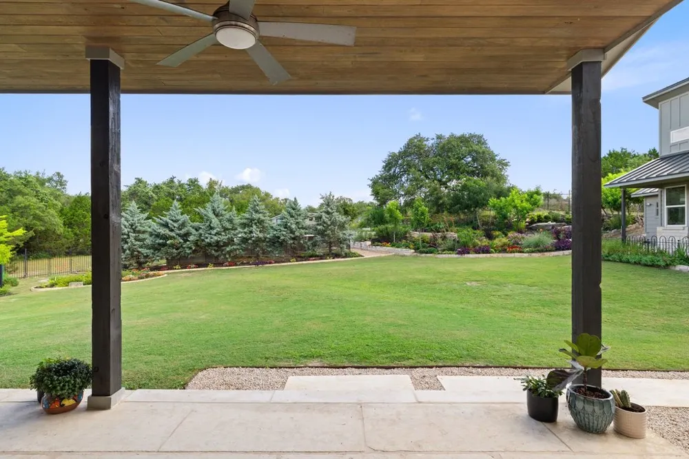 409 Dos Lagos Dripping Springs, TX 78620