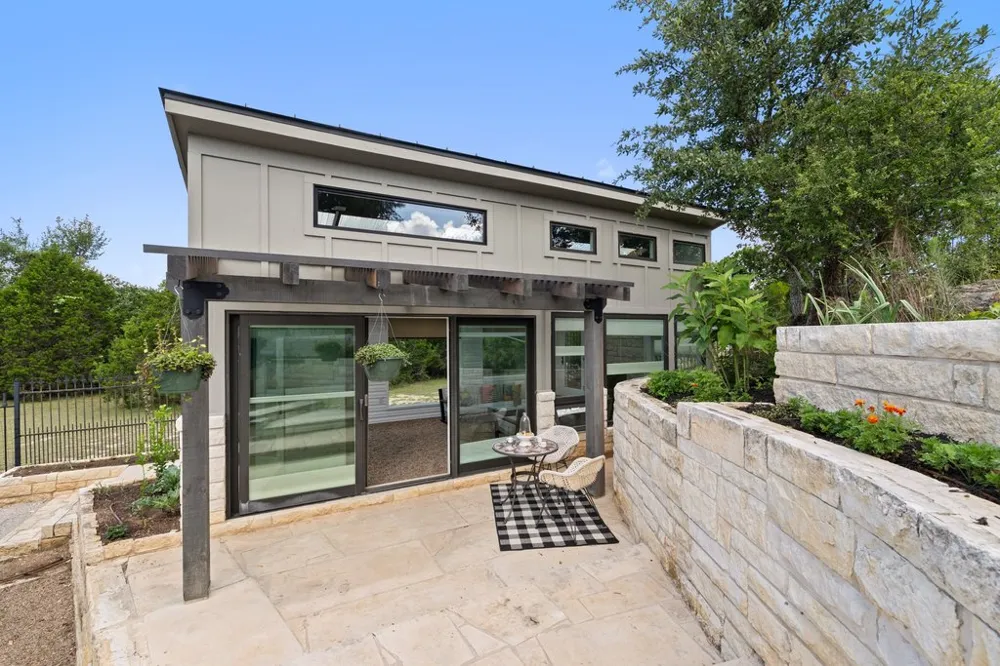 409 Dos Lagos Dripping Springs, TX 78620