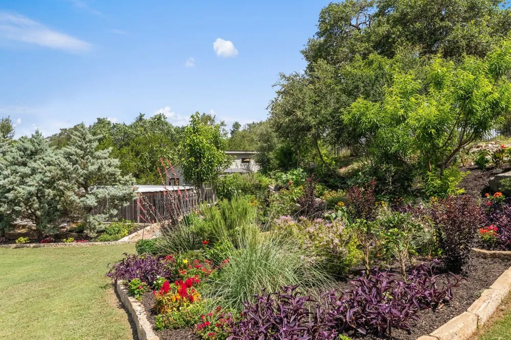 409 Dos Lagos Dripping Springs, TX 78620