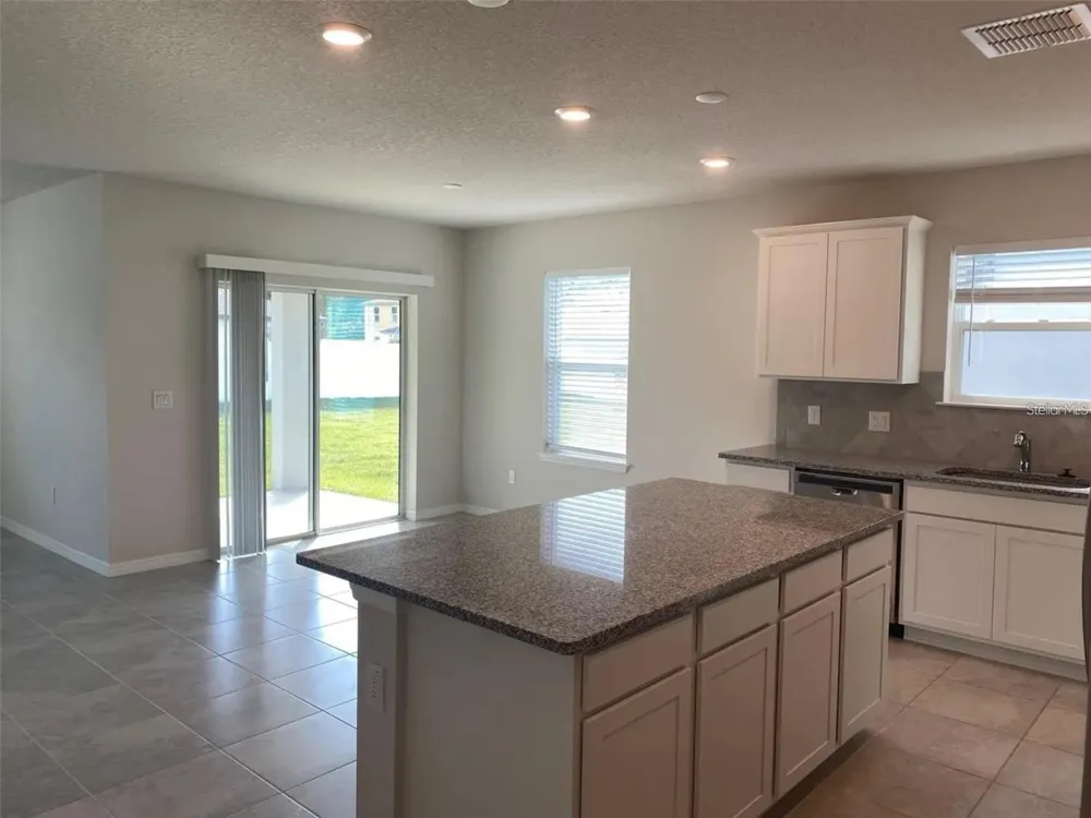9643 SUMMERS CAY CIRCLE Thonotosassa, FL 33592