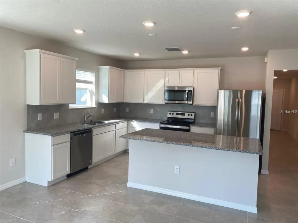 9643 SUMMERS CAY CIRCLE Thonotosassa, FL 33592