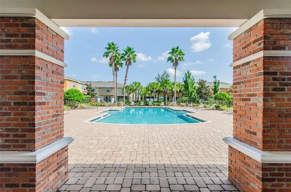 5017 WHITE SANDERLING COURT Tampa, FL 33619