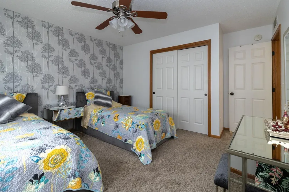 1691 Village Trail E #7 Maplewood, MN 55109