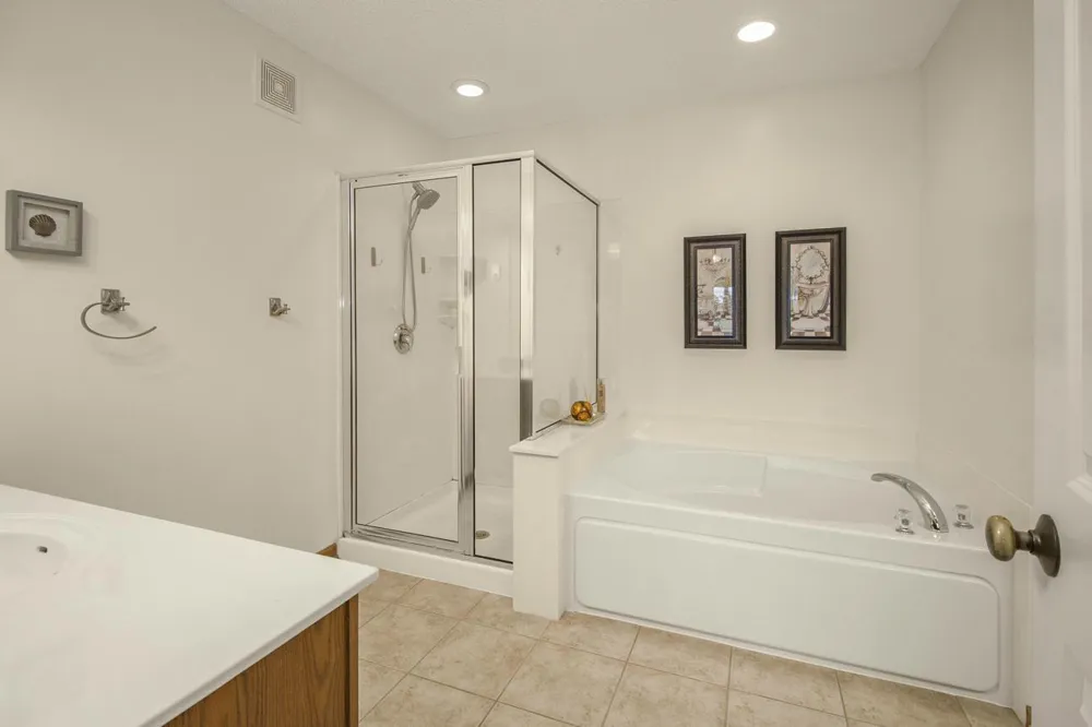 1691 Village Trail E #7 Maplewood, MN 55109