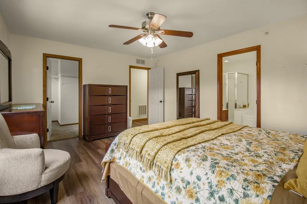 1691 Village Trail E #7 Maplewood, MN 55109