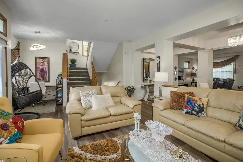 1691 Village Trail E #7 Maplewood, MN 55109
