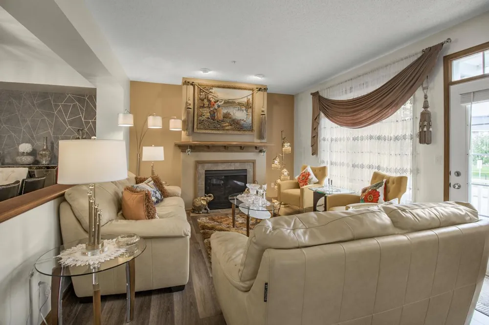 1691 Village Trail E #7 Maplewood, MN 55109