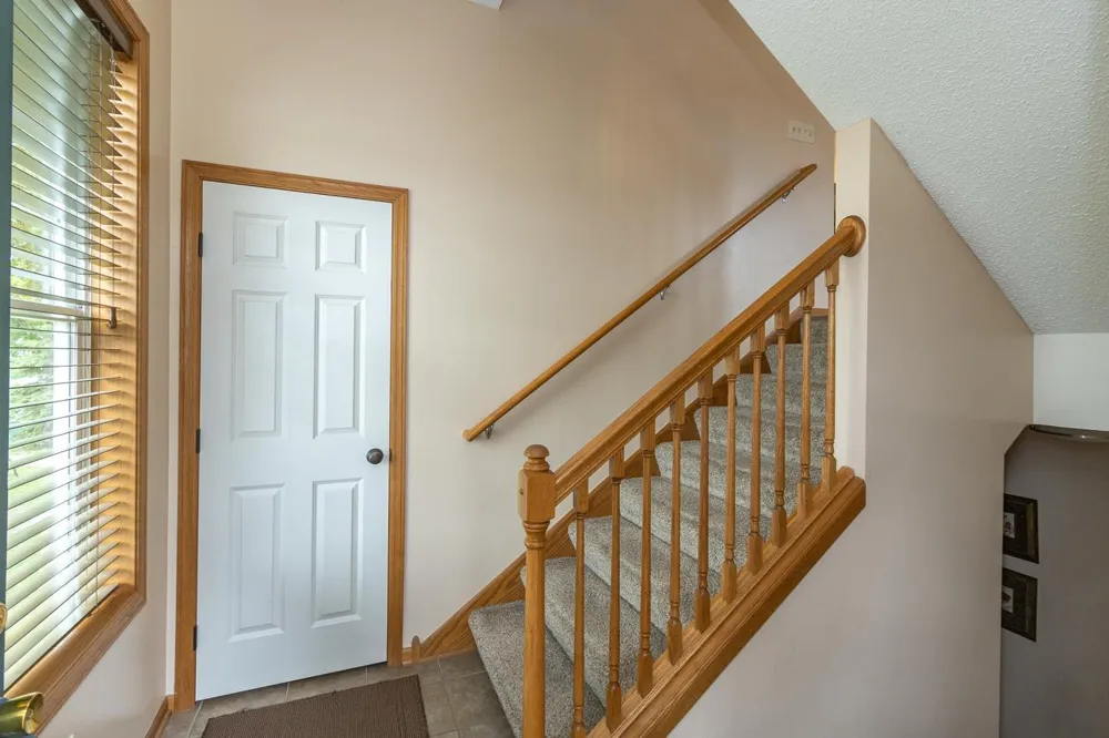 1691 Village Trail E #7 Maplewood, MN 55109