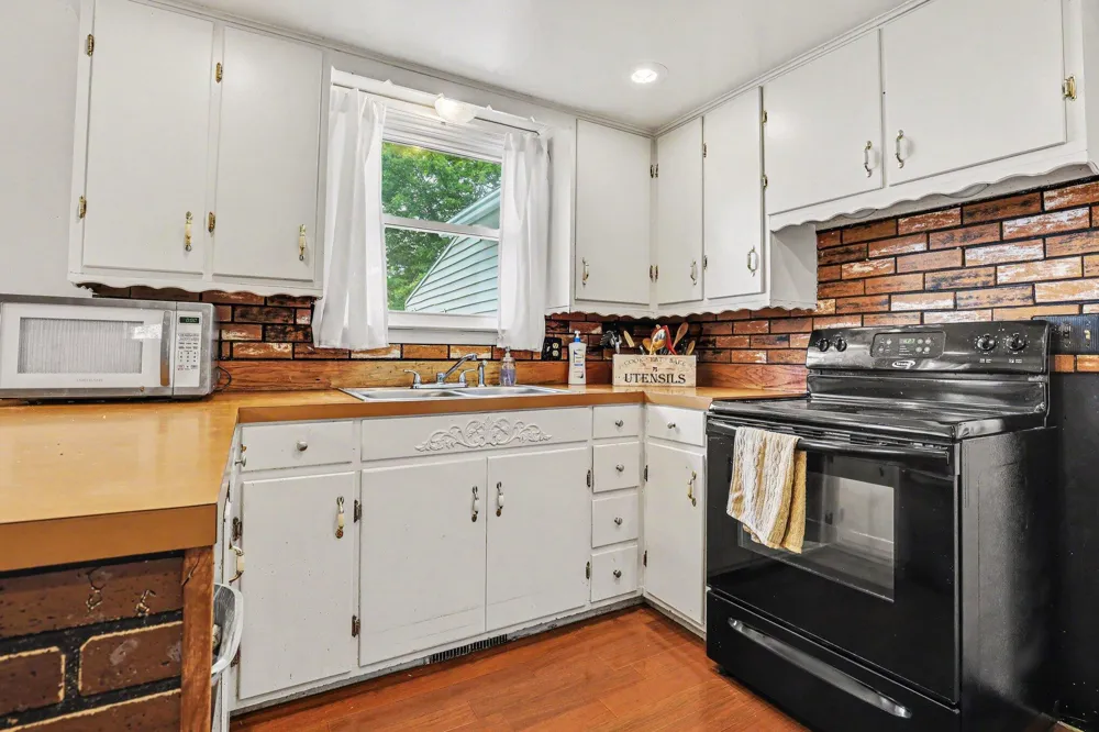 3835 96th Avenue Zeeland, MI 49464