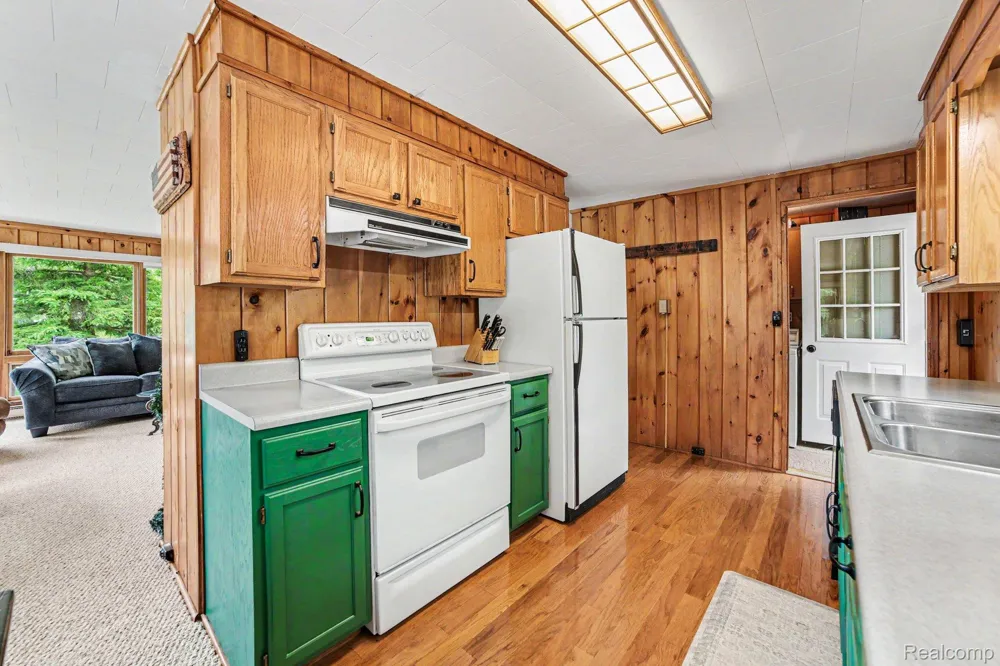 4269 Owl Road Alcona Township, MI 48742