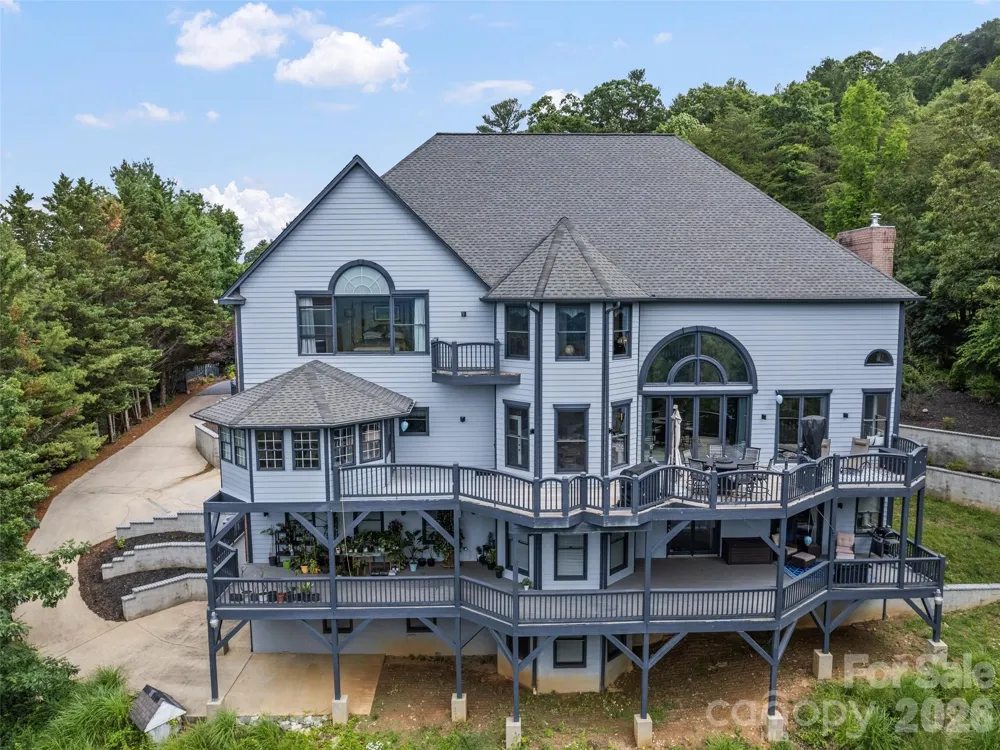 9 Perrion Avenue Weaverville, NC 28787
