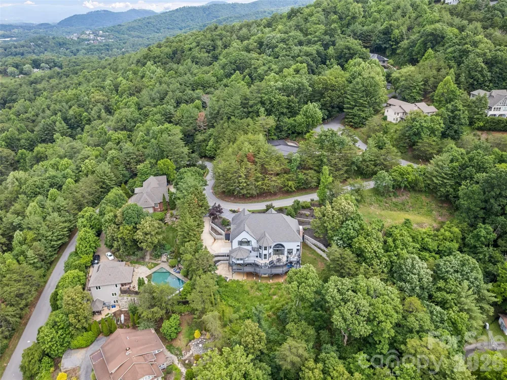9 Perrion Avenue Weaverville, NC 28787