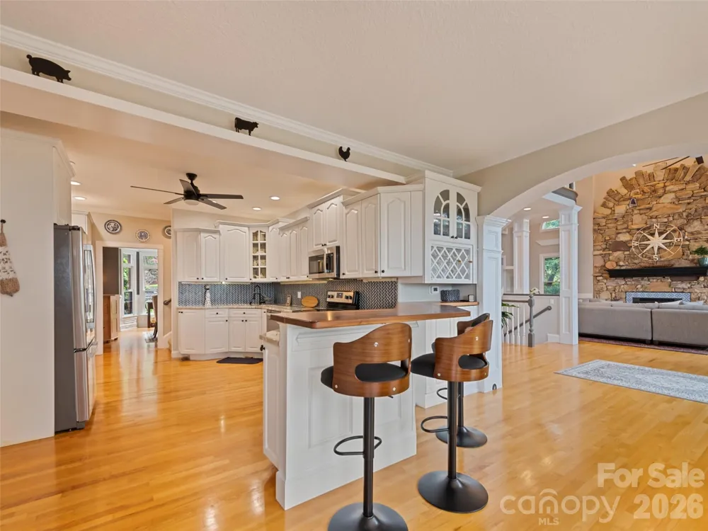 9 Perrion Avenue Weaverville, NC 28787