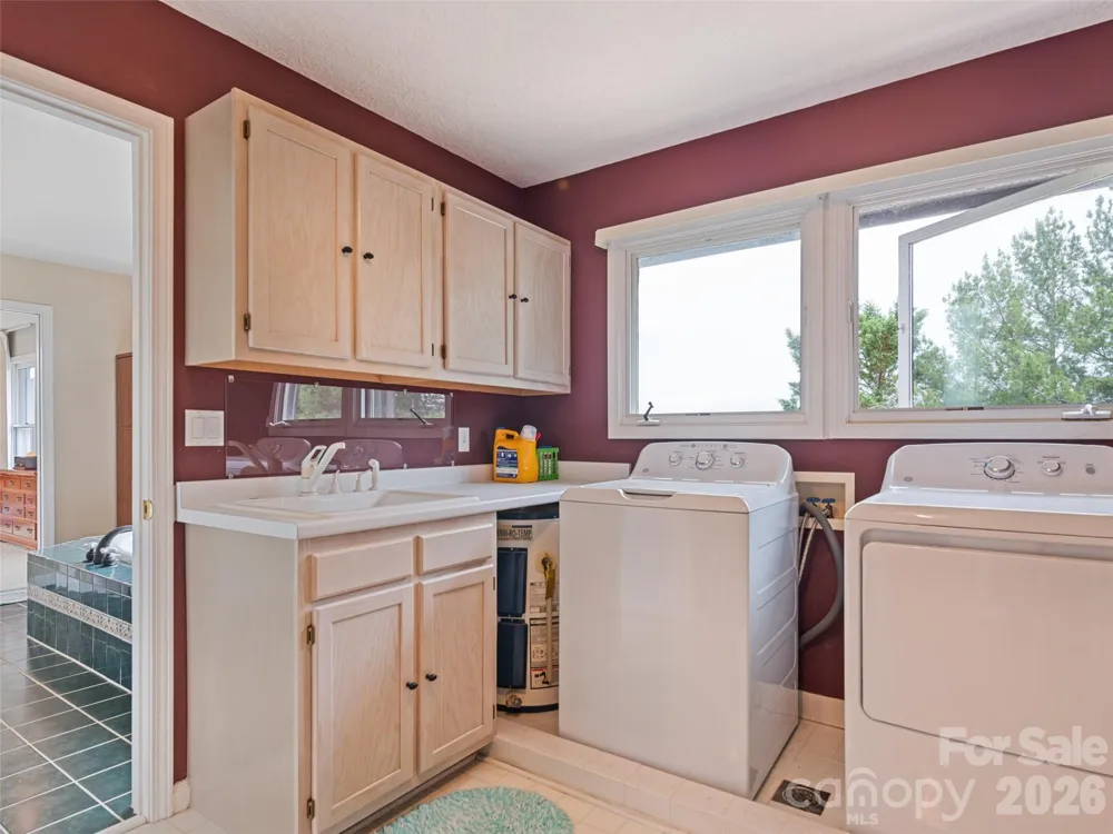 9 Perrion Avenue Weaverville, NC 28787