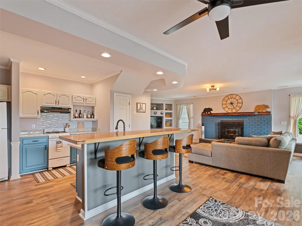 9 Perrion Avenue Weaverville, NC 28787