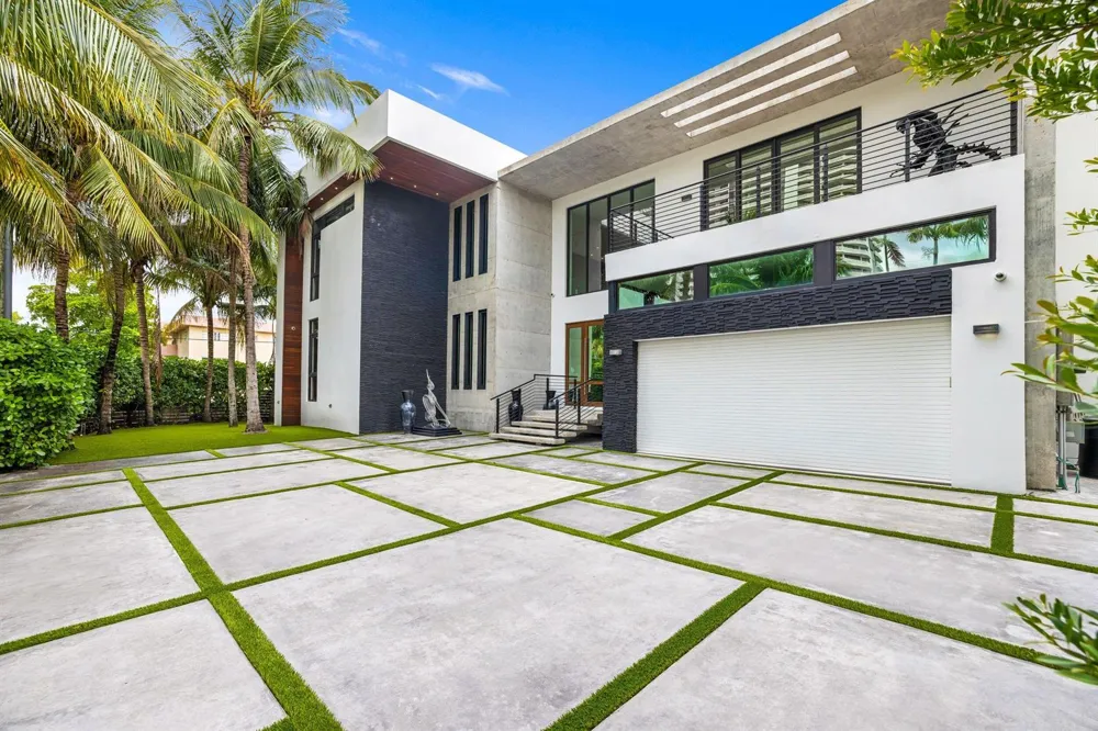 3462 NE 171st Street North Miami Beach, FL 33160