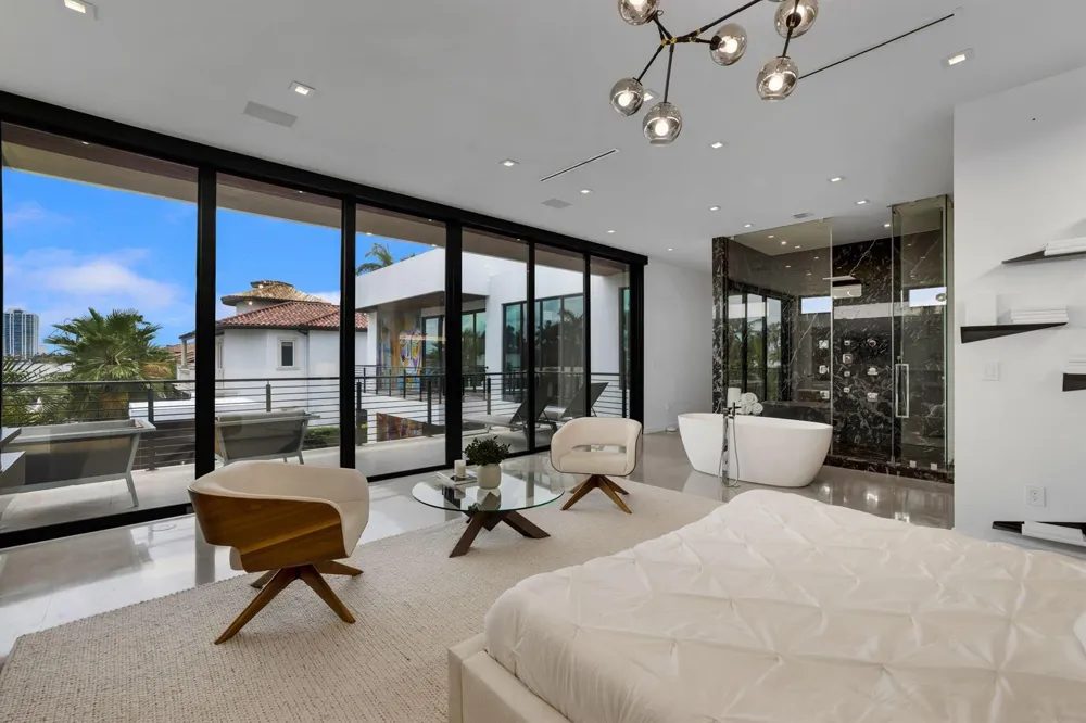 3462 NE 171st Street North Miami Beach, FL 33160