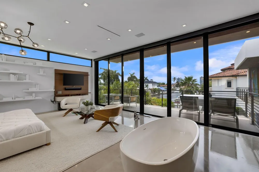 3462 NE 171st Street North Miami Beach, FL 33160