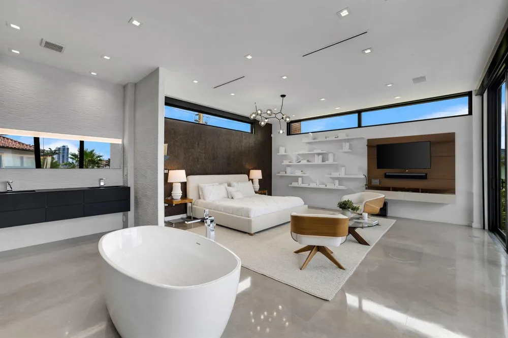 3462 NE 171st Street North Miami Beach, FL 33160