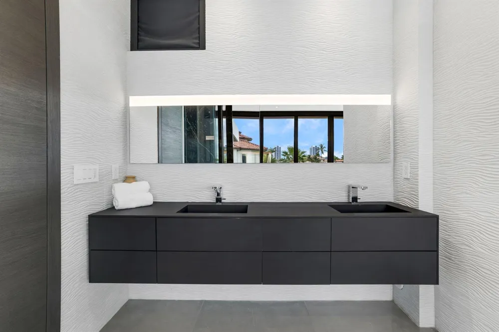 3462 NE 171st Street North Miami Beach, FL 33160