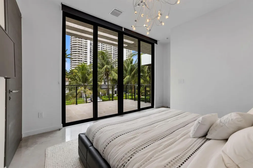 3462 NE 171st Street North Miami Beach, FL 33160