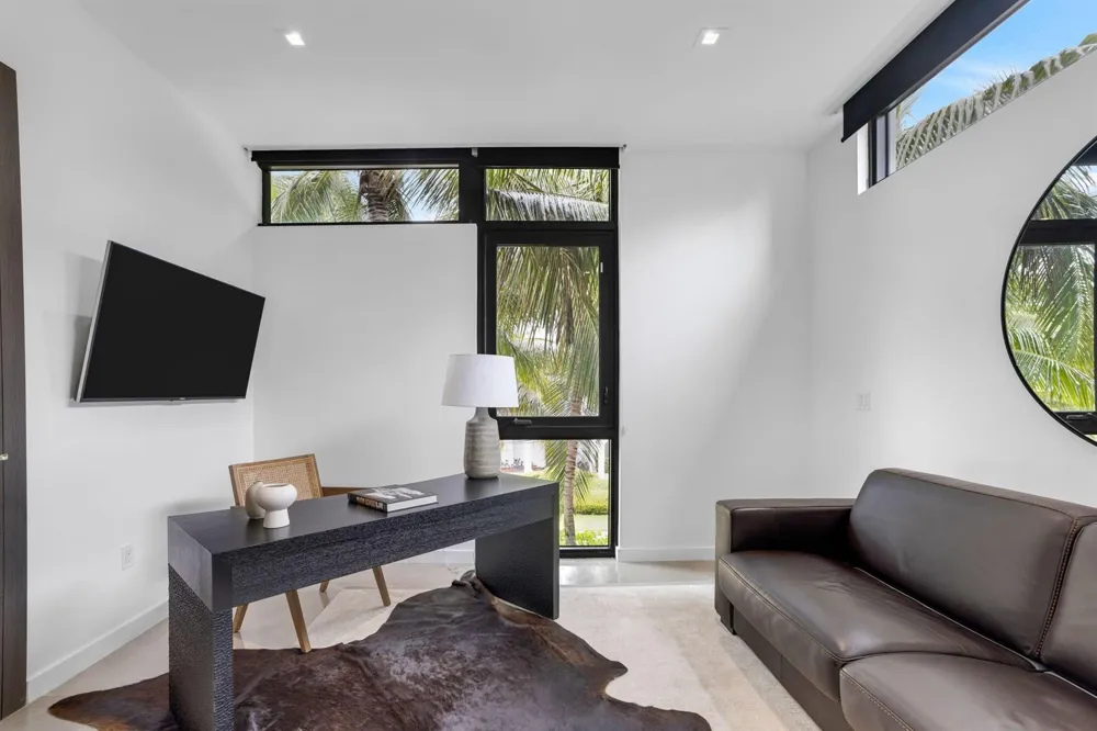 3462 NE 171st Street North Miami Beach, FL 33160