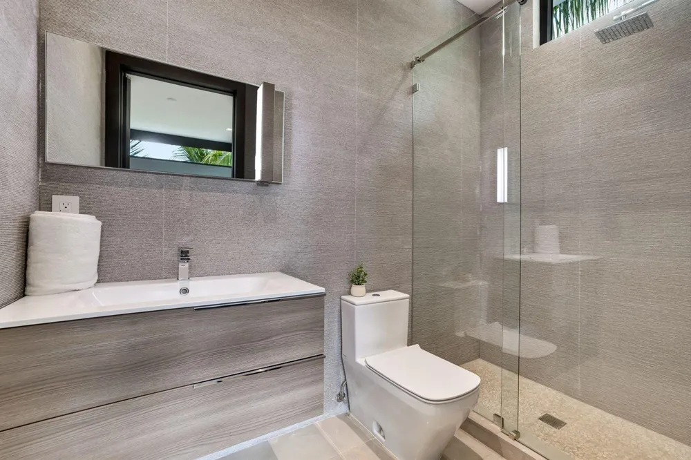 3462 NE 171st Street North Miami Beach, FL 33160