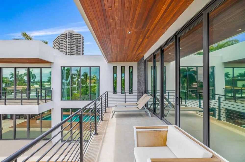 3462 NE 171st Street North Miami Beach, FL 33160