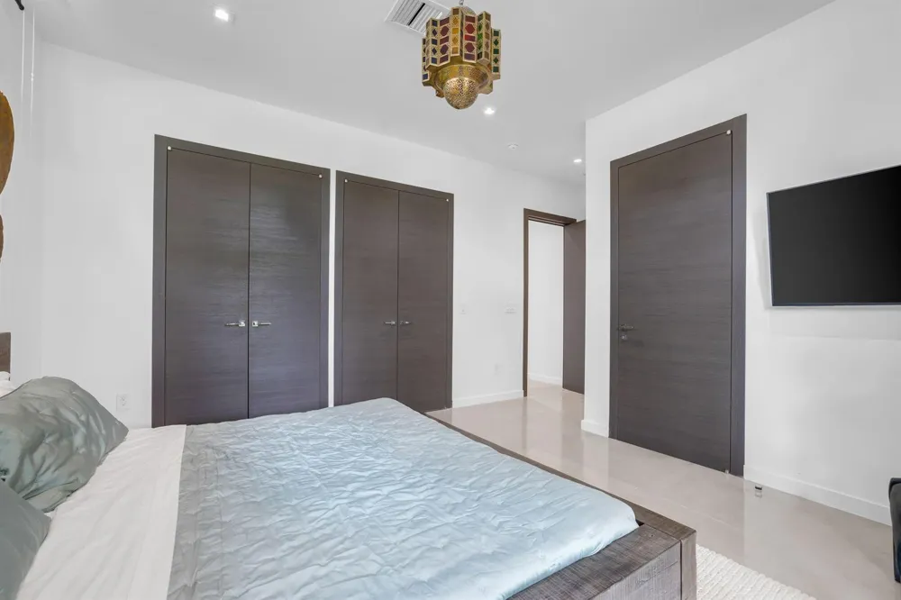 3462 NE 171st Street North Miami Beach, FL 33160