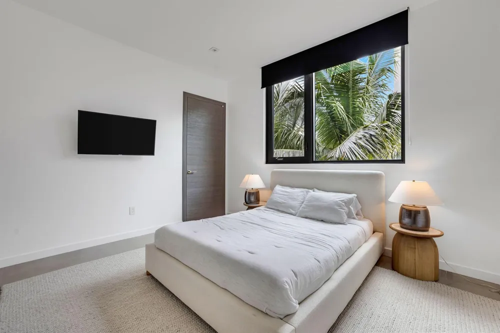 3462 NE 171st Street North Miami Beach, FL 33160