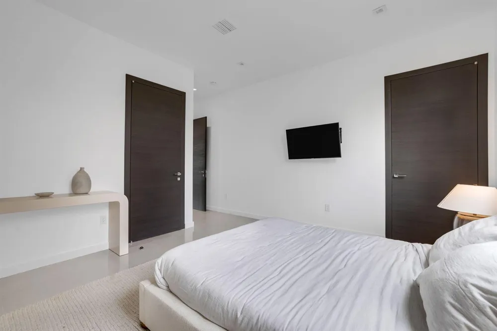 3462 NE 171st Street North Miami Beach, FL 33160