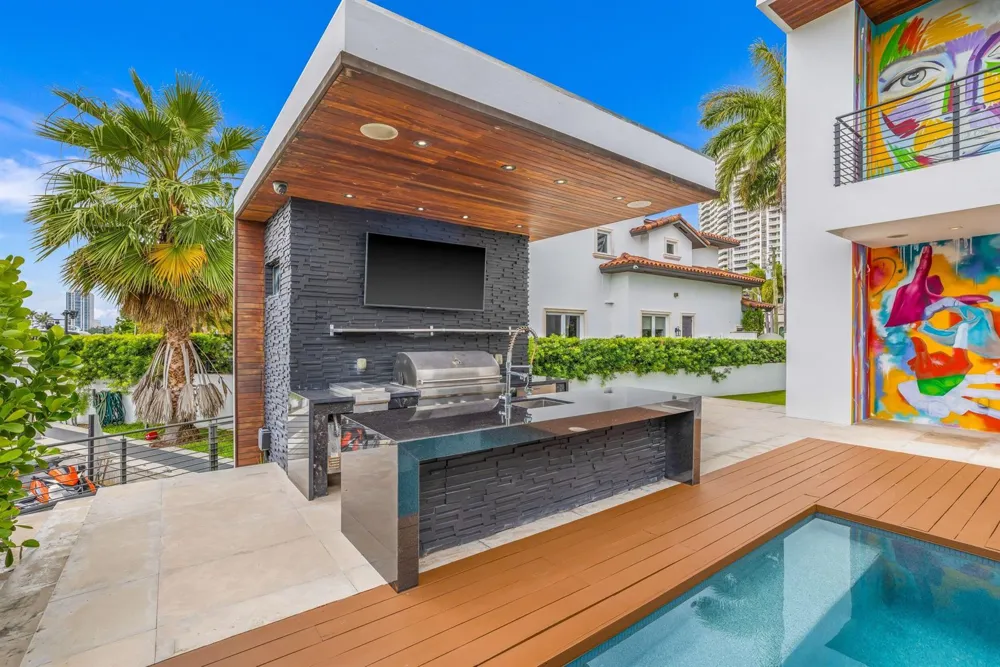 3462 NE 171st Street North Miami Beach, FL 33160