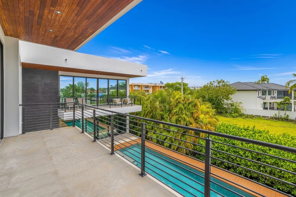3462 NE 171st Street North Miami Beach, FL 33160