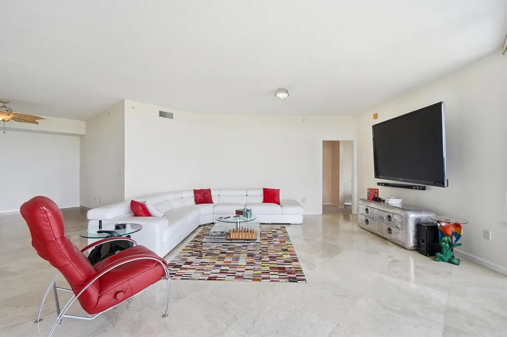 6051 Ocean Drive #1003 Hollywood, FL 33019