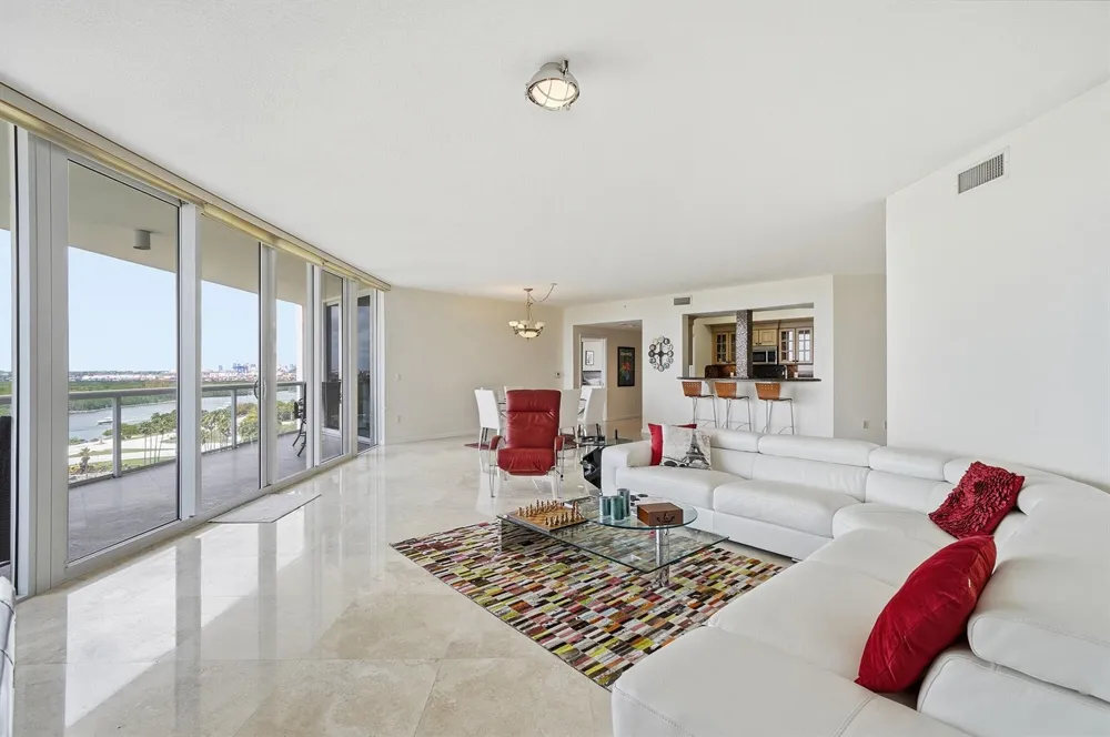 6051 Ocean Drive #1003 Hollywood, FL 33019