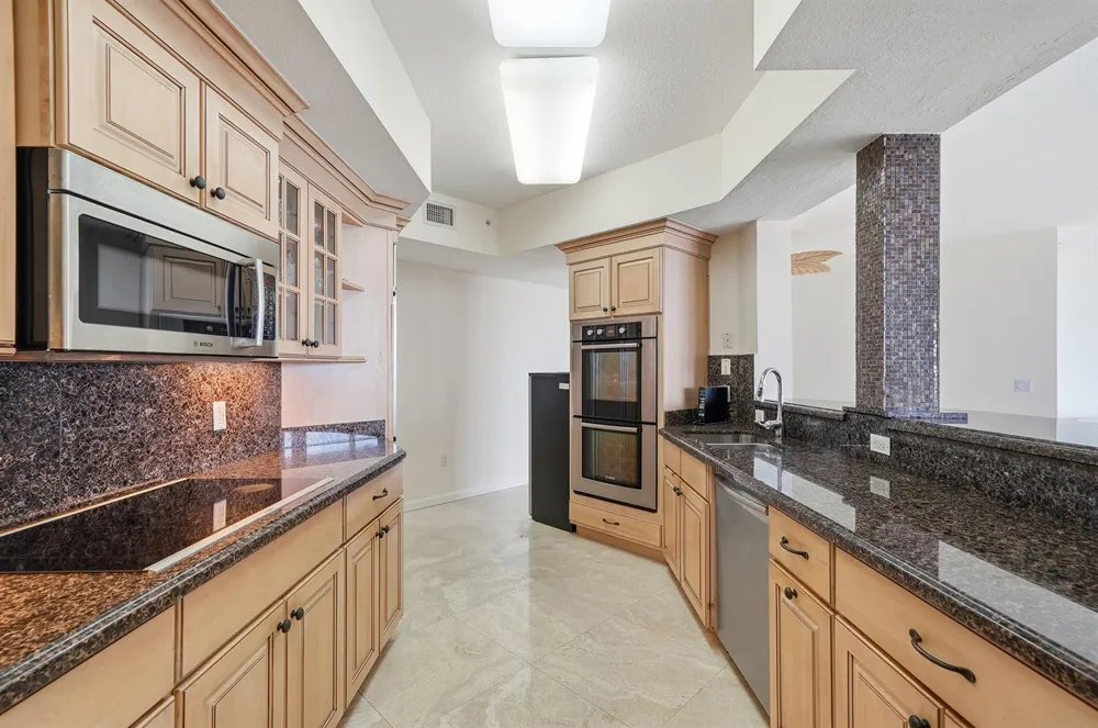 6051 Ocean Drive #1003 Hollywood, FL 33019