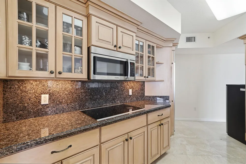 6051 Ocean Drive #1003 Hollywood, FL 33019