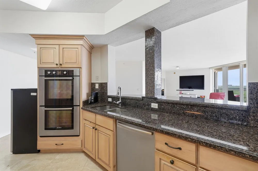 6051 Ocean Drive #1003 Hollywood, FL 33019