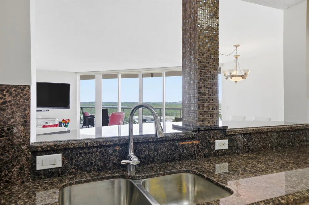 6051 Ocean Drive #1003 Hollywood, FL 33019