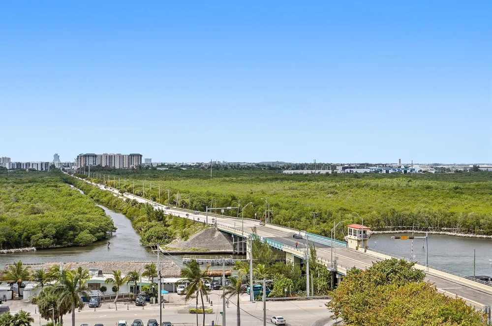 6051 Ocean Drive #1003 Hollywood, FL 33019