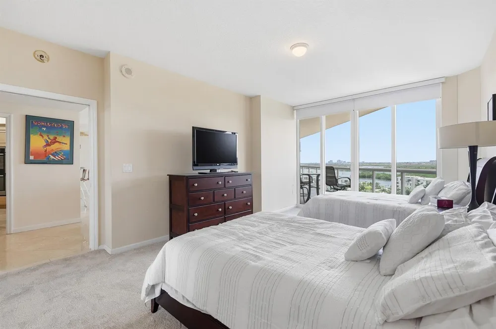 6051 Ocean Drive #1003 Hollywood, FL 33019