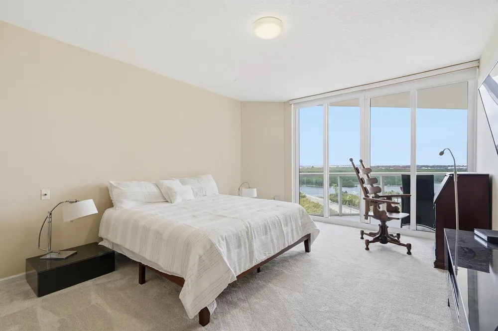 6051 Ocean Drive #1003 Hollywood, FL 33019